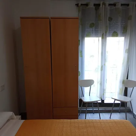 La Ferroviaria - No Fumadores - 1 - Sin Ascensor Pensionat 3*